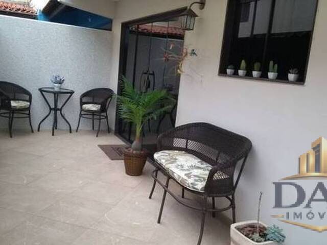 #01681 - Casa Triplex para Venda em Cabo Frio - RJ
